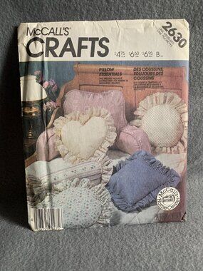 McCall's Decorative Pillow Sewing Pattern 2630 - uncut